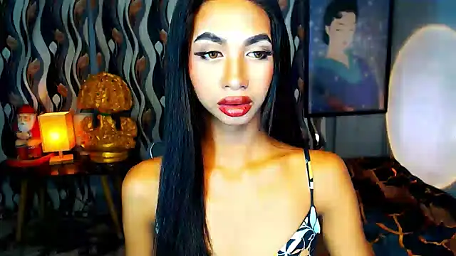 PrettyLatiina online show from December 8, 7:01 pm