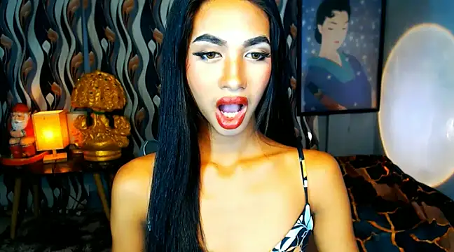 PrettyLatiina online show from December 11, 6:08 am