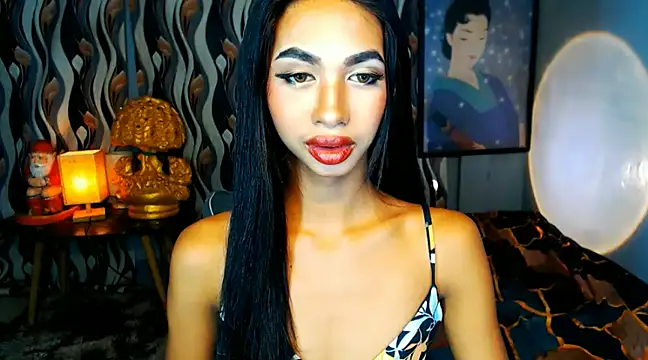PrettyLatiina online show from December 11, 5:37 pm
