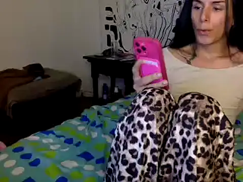 Snapshot of Thematrioshkaoficial24 chatting on February 14, 1:13 am Thematrioshkaoficial24 online show from February 14, 1:13 am