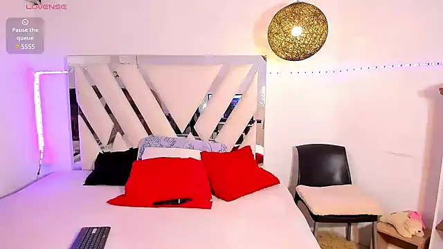 rose scottt online show from March 12, 11:42 am