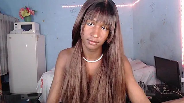 Angell Dustt  online show from September 8, 4:27 pm