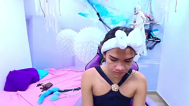 DEMI LEED online show from October 28, 12:25 pm