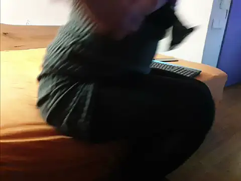 eblata04 online show from February 12, 11:11 pm