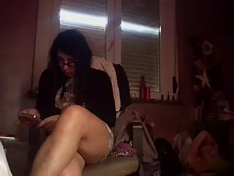 LadyVenere online show from April 18, 9:00 am