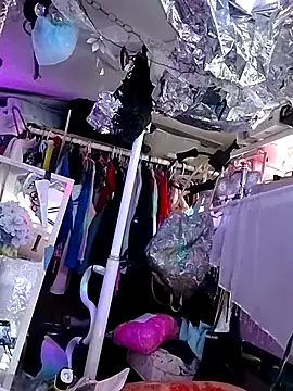 gurlnips online show from September 27, 8:51 pm