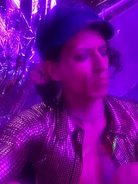 gurlnips online show from September 29, 7:19 am