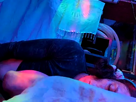 gurlnips online show from October 9, 6:04 am