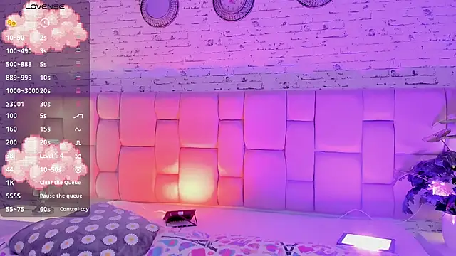 Snapshot of Ari_sunshine_ chatting on December 27, 7:03 pm Ari sunshine  online show from December 27, 7:03 pm