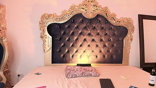 Snapshot of Ari_sunshine_ chatting on October 8, 10:55 pm Ari sunshine  online show from October 8, 10:55 pm