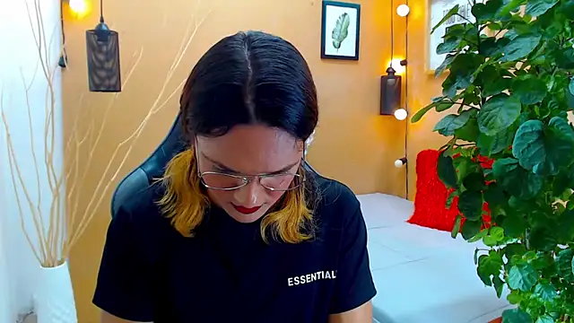 aslyhernandez 7 online show from September 18, 3:39 pm