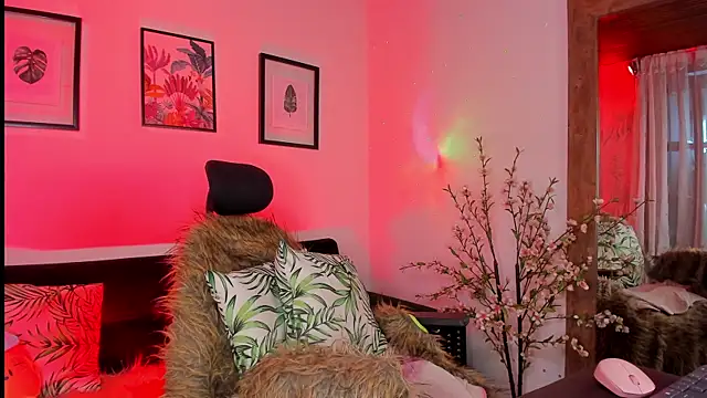  gia rose online show from October 7, 9:05 pm