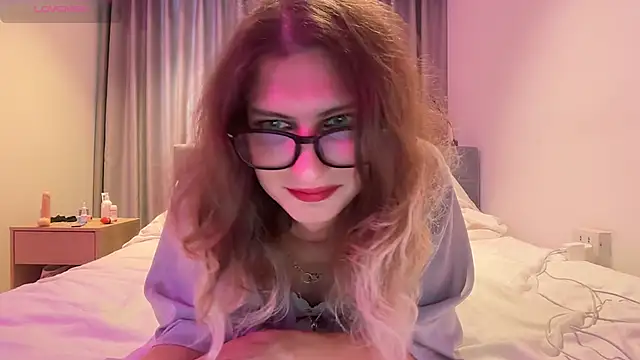 Alice Pinkhead online show from March 3, 8:21 am