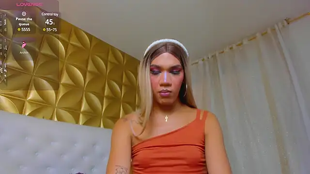 Sara-Smith- online show from March 6, 12:05 pm