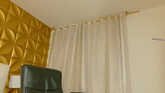 Sara-Smith- online show from October 7, 12:39 pm