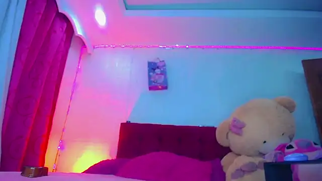 NahomiCamper online show from March 7, 1:22 am