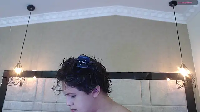 kimCosseyy online show from September 29, 3:17 am