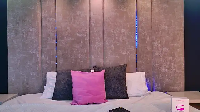 MaxiRogers online show from November 27, 11:57 am