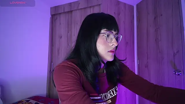 Kiitygirl online show from January 28, 10:45 am