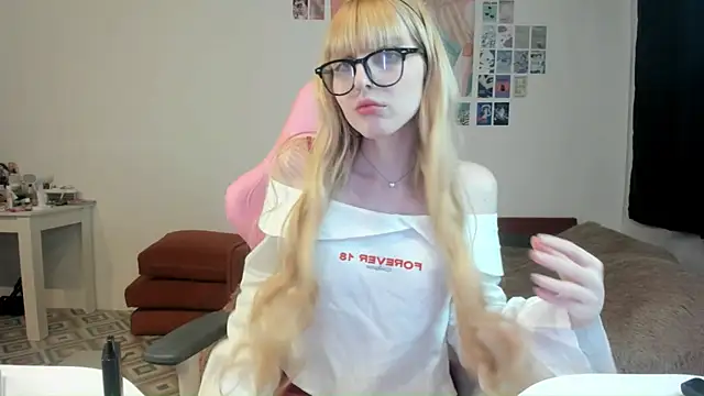 joy pretty online show from March 8, 4:39 pm