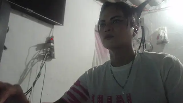 Analiasmith89 online show from April 2, 6:50 pm