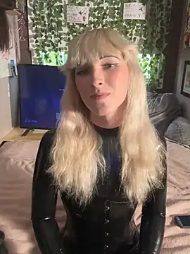 PeachyPrim online show from July 17, 10:27 pm