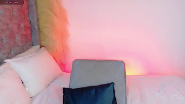 astridjonness online show from February 12, 1:45 am