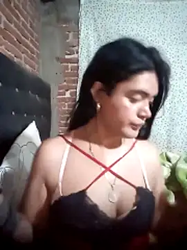 yovana13 online show from October 23, 4:33 pm