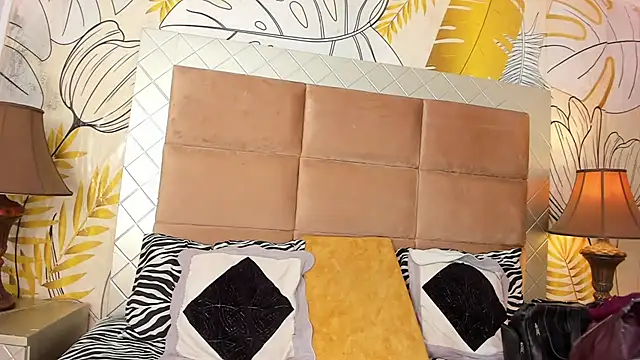 amazing dolltsx online show from December 7, 5:15 pm