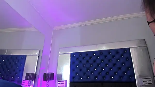 Eyleen Santos online show from December 17, 7:52 pm