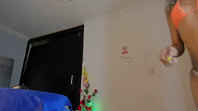 Eyleen Santos online show from March 20, 9:05 pm