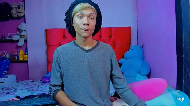 StassieBell online show from February 21, 7:11 am