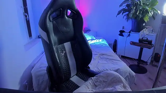 CeriseLapine online show from September 23, 8:15 pm