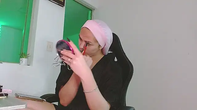 giuliana andrade online show from March 20, 12:11 am