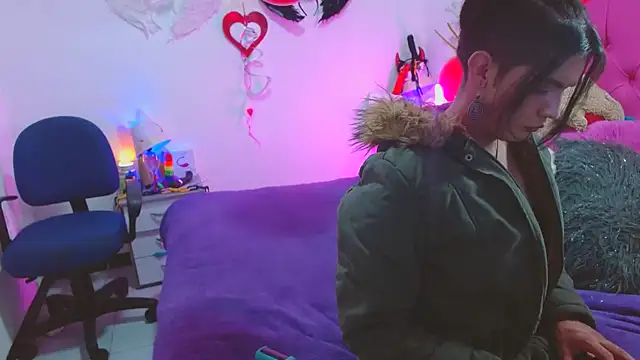 Snapshot of AlexaFontana chatting on February 19, 1:06 pm AlexaFontana online show from February 19, 1:06 pm