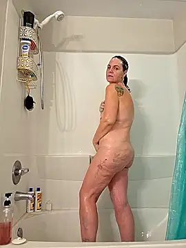 thatonespicychick online show from January 16, 3:37 am