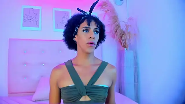 APRILL FOXX online show from October 6, 9:59 pm