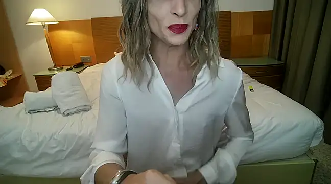 UnaDiosa online show from February 8, 8:32 pm