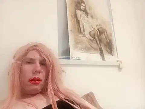 yourwhitesissyslut online show from May 29, 7:40 am