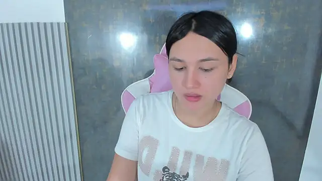 lana boomer online show from March 31, 8:11 pm