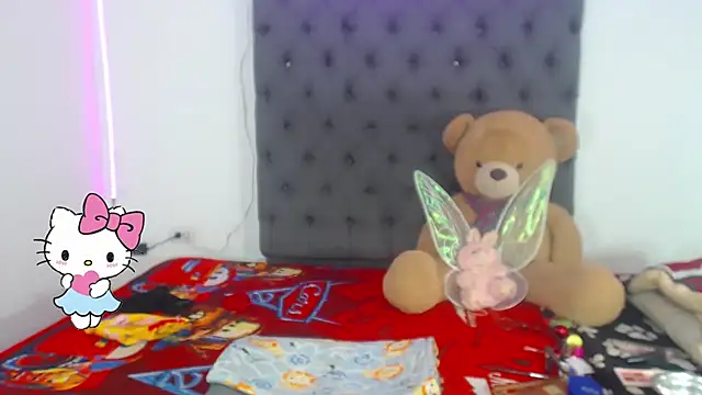 lucianadolll online show from October 7, 6:31 pm