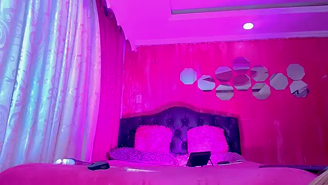 TiffanyMackensyy online show from March 29, 11:38 pm