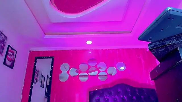 TiffanyMackensyy online show from April 21, 2:48 am