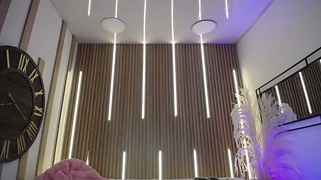 Aniie Doll online show from October 5, 8:41 pm