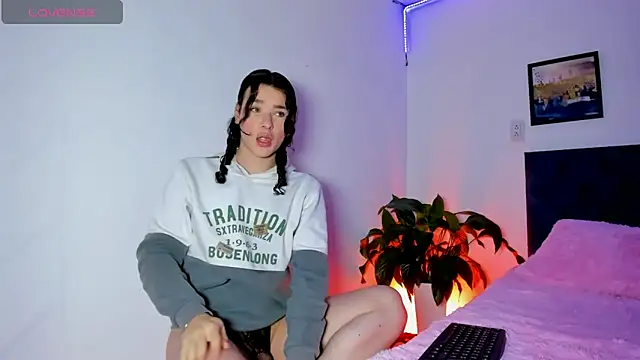 elafranco  online show from October 11, 6:32 pm