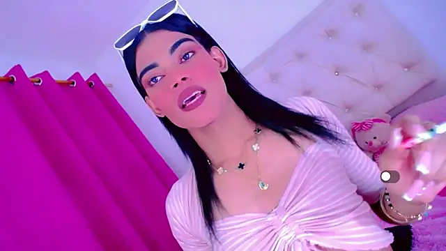Theylor Rouse online show from July 17, 6:19 am