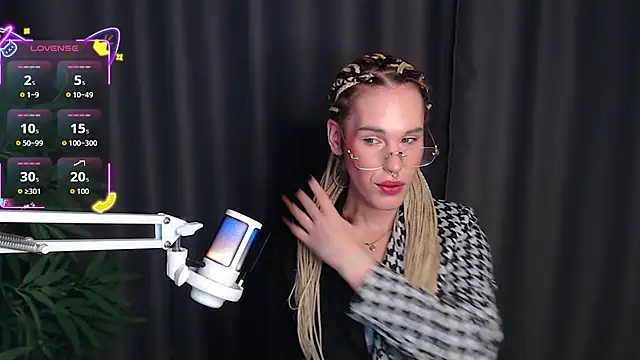 Cassie Bae online show from December 5, 10:05 pm