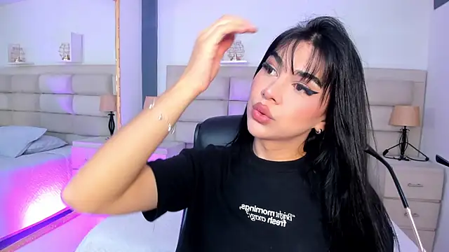 RoseCassie online show from October 24, 1:27 pm