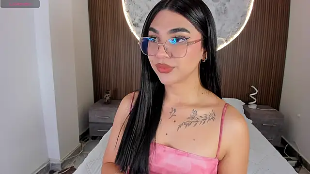 RoseCassie online show from February 19, 1:51 pm