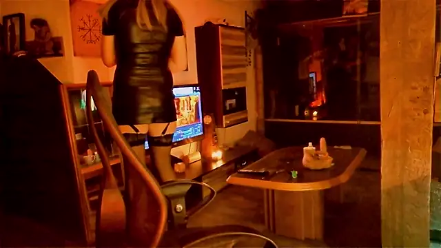 DYasmin69 online show from February 28, 9:43 pm